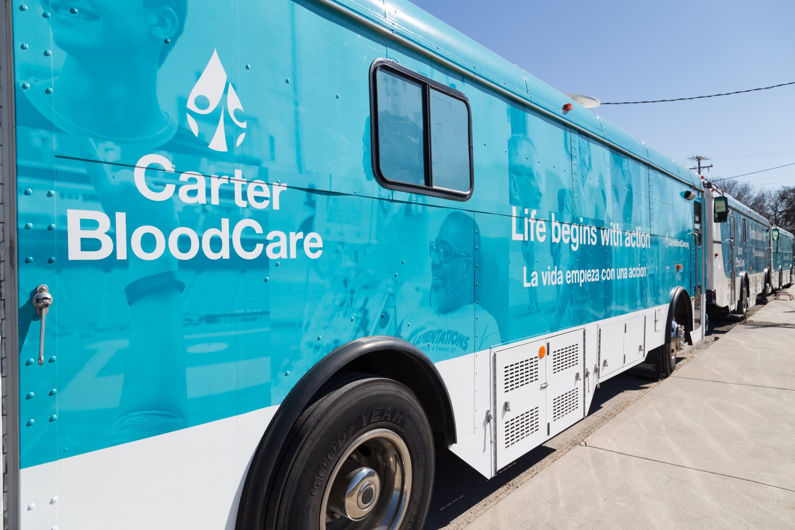 Carter BloodCare blood donation bus at a Kempner blood drive